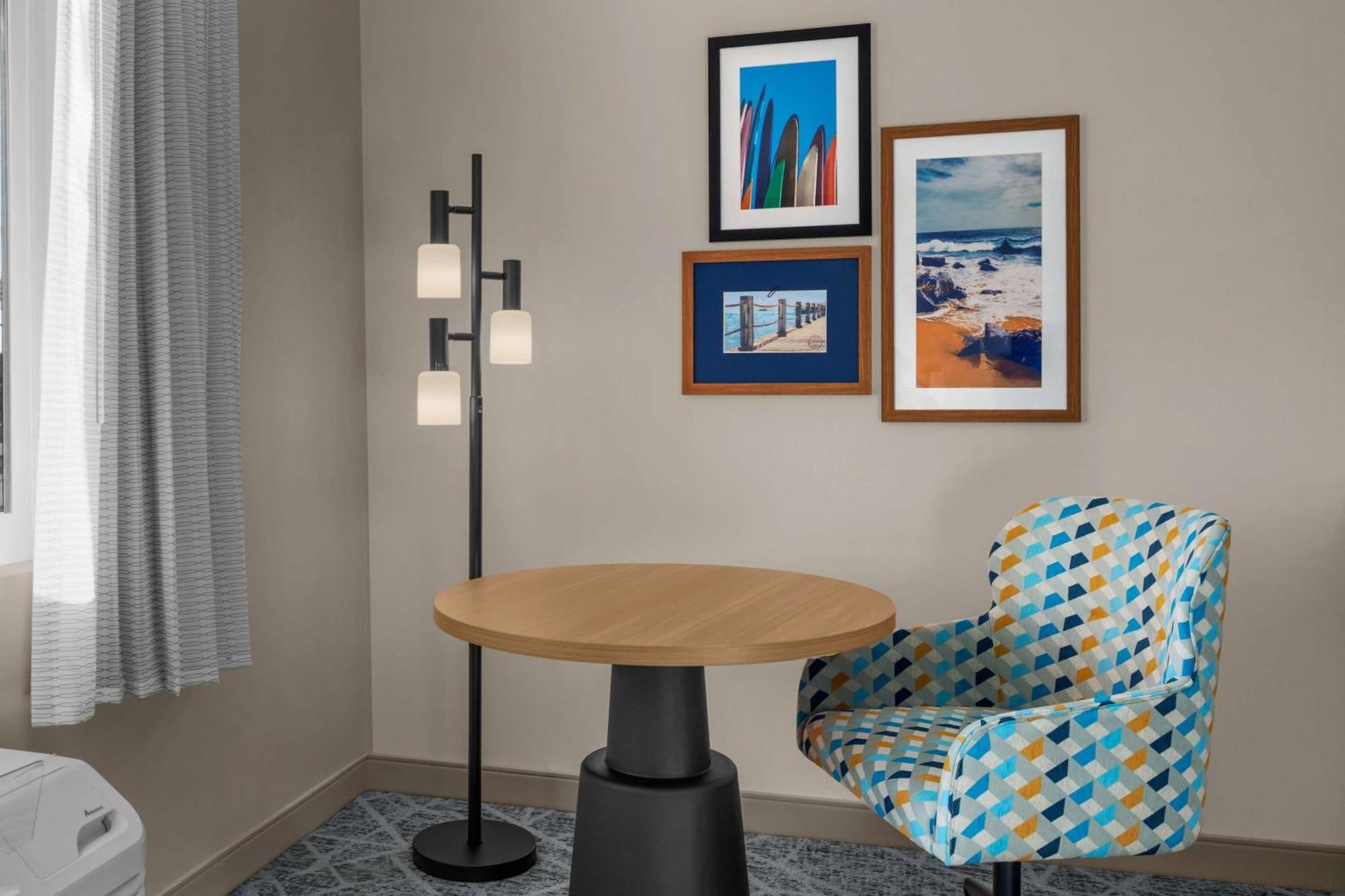 Hampton By Hilton Newport Hotel