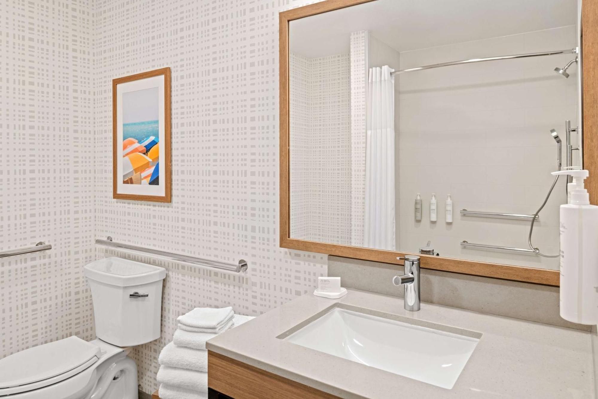 Hotel Hampton By Hilton Newport 2*