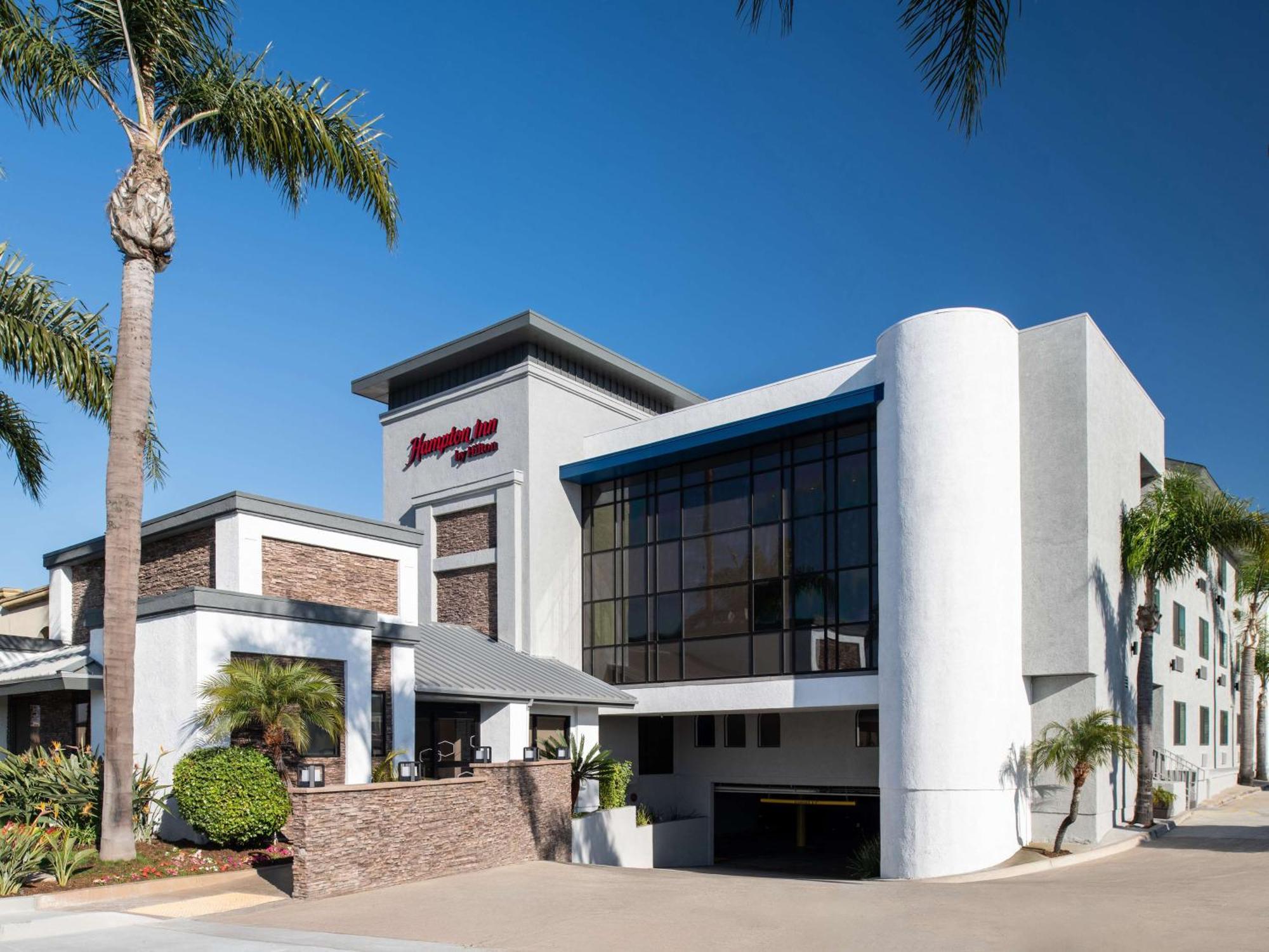 Hampton By Hilton Newport Hotel 2*
