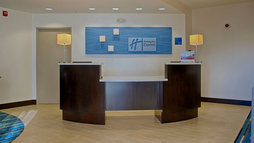 Hampton By Hilton Newport Hotel