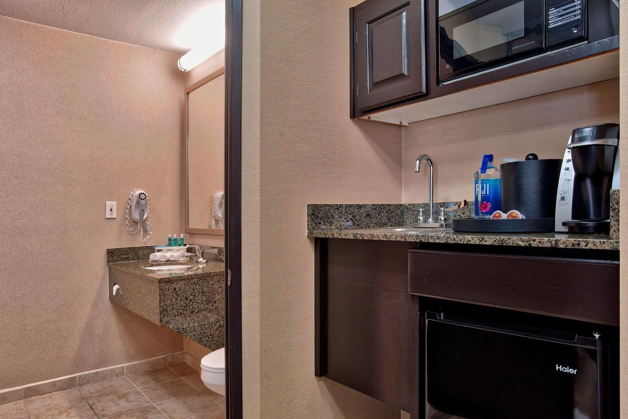 Hotel Hampton By Hilton Newport Costa Mesa